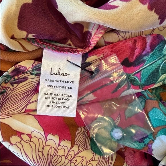 NWT Lulus Put on a Smile Burgundy Floral Print Satin Wrap Maxi Dress- Sz Medium - Picture 9 of 9